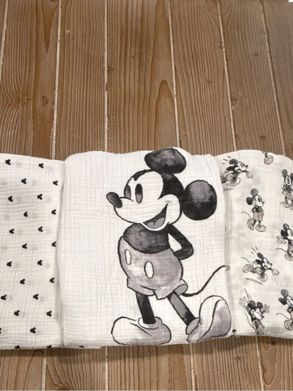 Pottery Barn Kids Disney Mickey Mouse Organic Cotton Muslin Blankets 3pc HTF